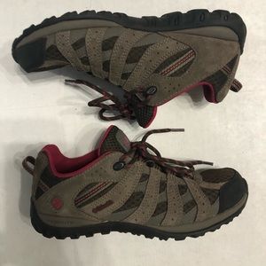 COLUMBIA REDMOND WOMEN'S MUD TECHLITE HIKING SHOE